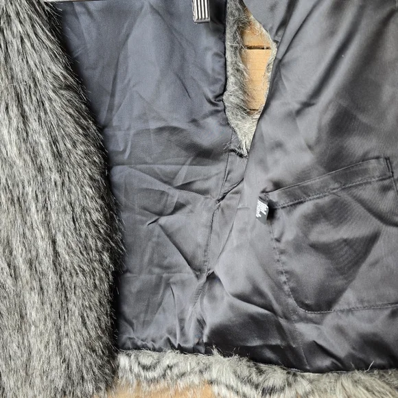 Club Monaco Open Front Faux Fur Vest Womens Small - Picture 8 of 11